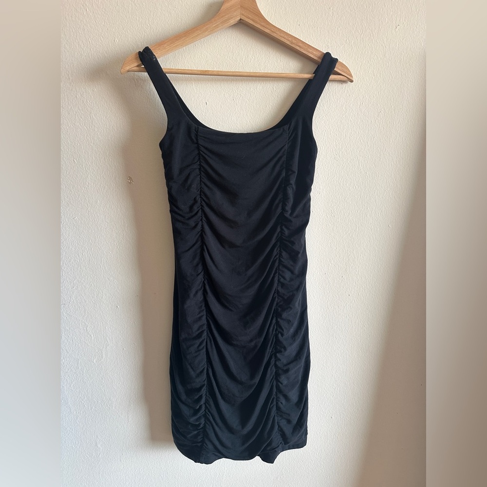 Aritzia Wilfred Black Ruched Dress